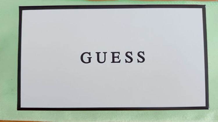 ขายกระเป๋าสตางค์ GUESS  ใบกลาง