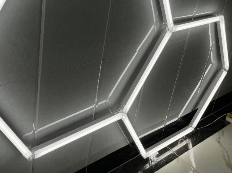 ไฟ LED ทรงรังผึ้งหกเหลี่ยม สำหรับโรงรถและคาร์แคร์ ระบบไฟ AC220V รูปที่ 3