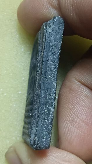 พระสมเด็จ พิมพ์ ปรกโพธิ์ย้อย ฐานคู่ เนื้อผงใบลานหลวงพ่อกวยปี 12 รูปที่ 2