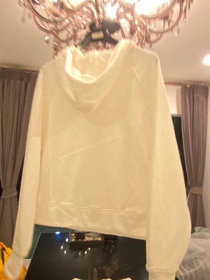 ปราด้า (ติดจองค่ะ)เสื้อและกางเกง สภาพใหม่เอี่ยม เนื้อผ้าดีมาก รูปที่ 8