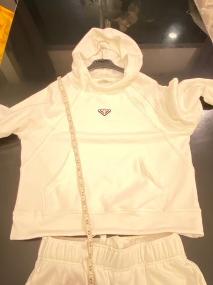 ปราด้า (ติดจองค่ะ)เสื้อและกางเกง สภาพใหม่เอี่ยม เนื้อผ้าดีมาก รูปที่ 13