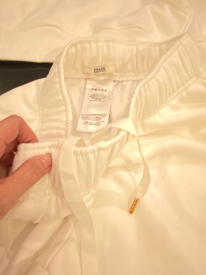 ปราด้า (ติดจองค่ะ)เสื้อและกางเกง สภาพใหม่เอี่ยม เนื้อผ้าดีมาก รูปที่ 11