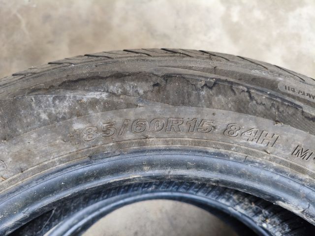 ขายยางรถเก๋ง ขอบ15  สภาพดี ปี22 รูปที่ 2