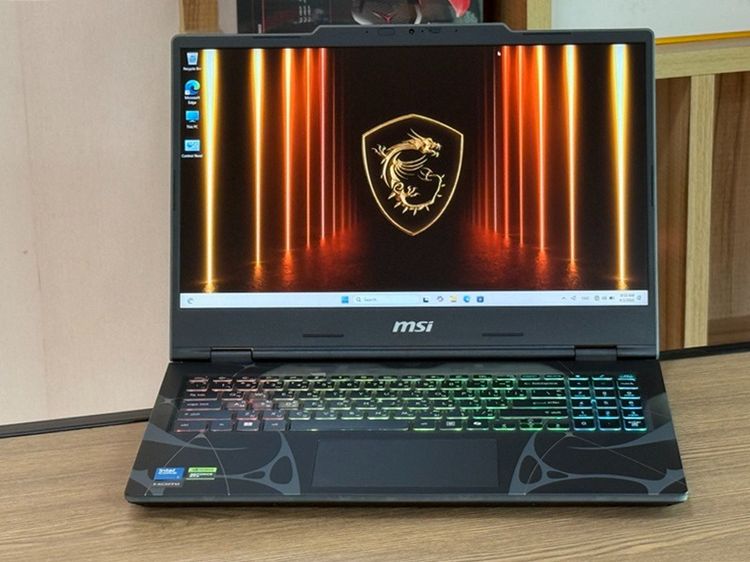 MSI Cyborg 15 B2RWFKG-058TH Intel Core 7 240H SSD512GB RAM16GB RTX 5060 (8GB GDDR7)เครื่องใหม่ตัวโชว์ อุปกรณ์ครบกล่องประกันศูนย์