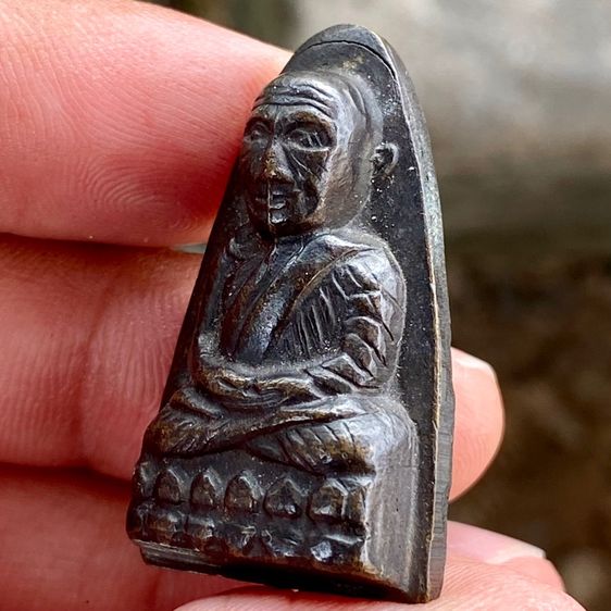 หลวงปู่ทวด เตารีดหลังหนังสือ สวยๆ รูปที่ 3