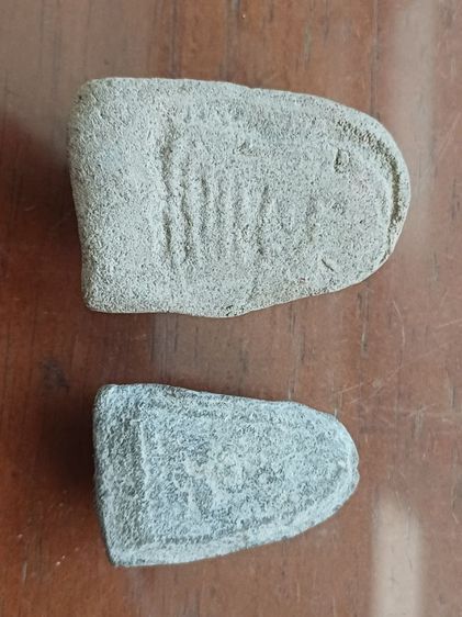 หลวงพ่อทวดหนอน เนื้อว่าน2องค์ รูปที่ 2