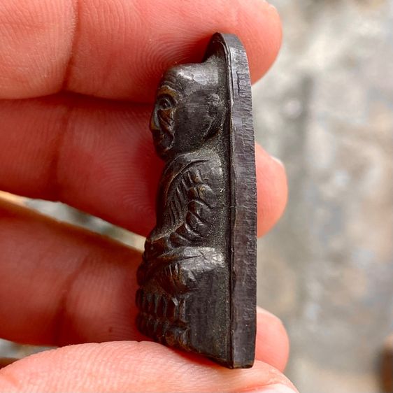 หลวงปู่ทวด เตารีดหลังหนังสือ รูปที่ 4