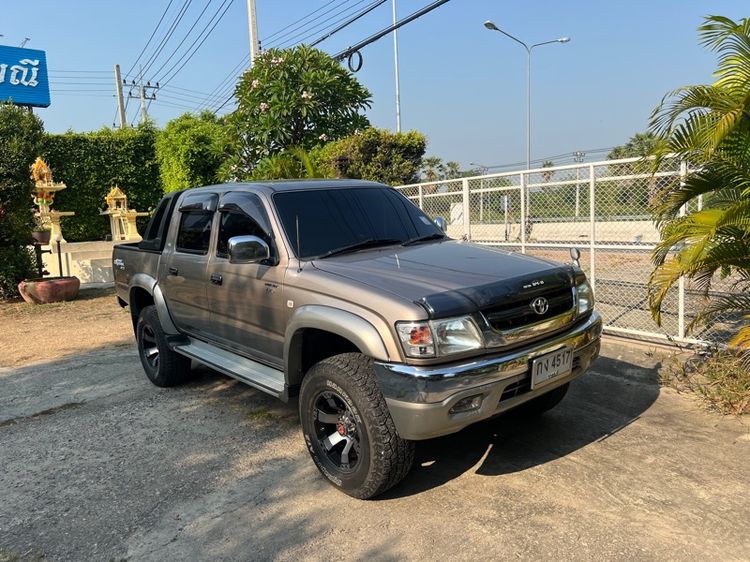 รถ Toyota Sport Cruiser 2.5 S 4WD สี บรอนซ์ทอง