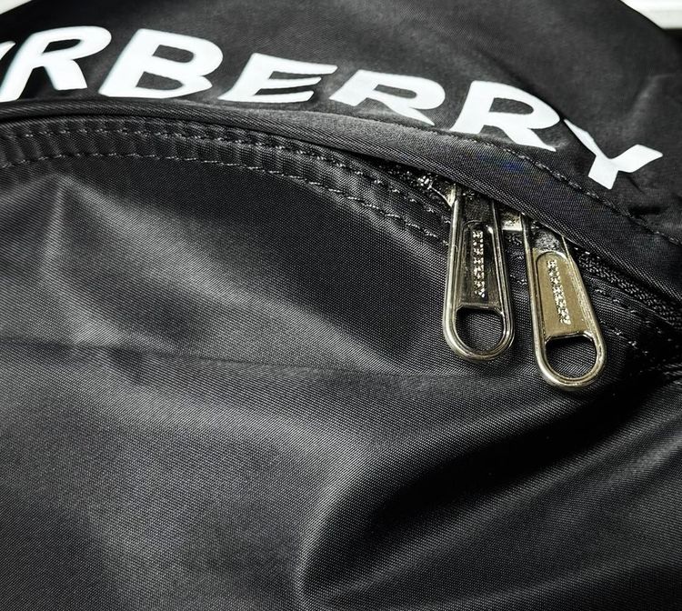 BURBERRY Coordinates Backpack Horseferry House 51°N  รูปที่ 8