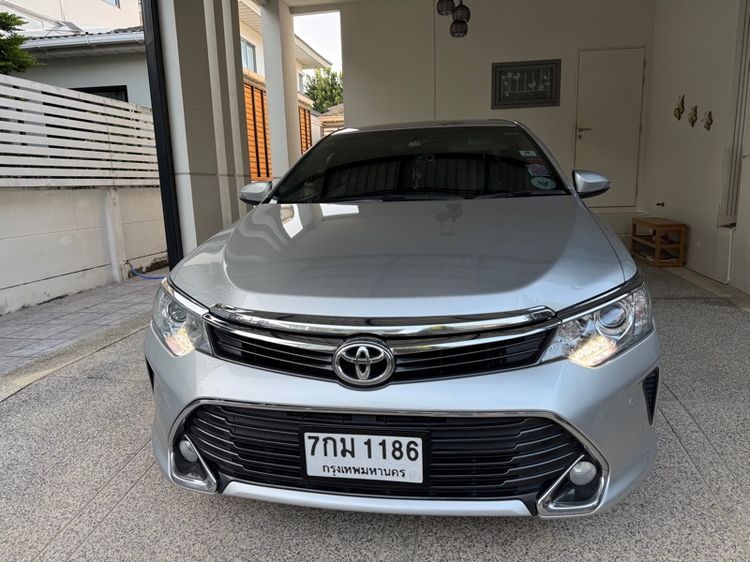 รถ Toyota Camry 2.0 G สี บรอนซ์เงิน