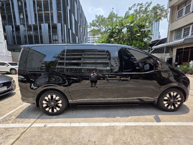 Hyundai Staria 2025 PREMIUM 2.2 Van ดีเซล ไม่ติดแก๊ส เกียร์อัตโนมัติ ดำ รูปที่ 3
