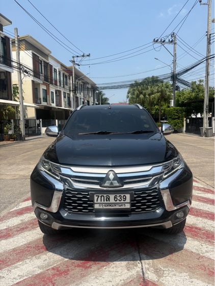 รถ Mitsubishi Pajero Sport 2.4 GT สี ดำ