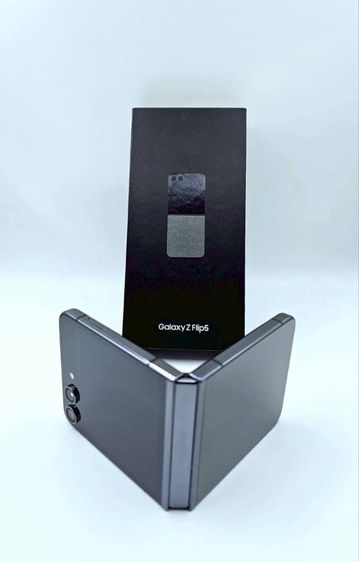 Samsung Galaxy Z Flip 5 512 GB Sumsung galaxy Flip 5  ram8 512gb ครบกล่อง ศูนย์ไทย