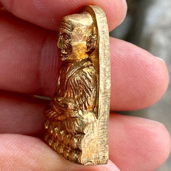 หลวงปู่ทวด เตารีดหลังหนังสือ กะไหล่ทอง สวยๅ รูปที่ 4