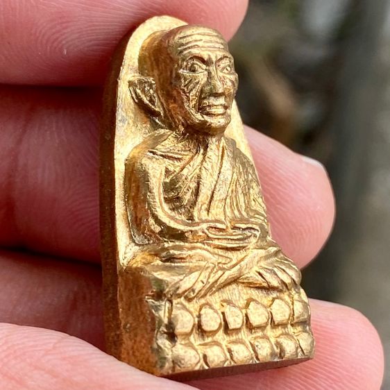 หลวงปู่ทวด เตารีดหลังหนังสือ กะไหล่ทอง สวยๅ รูปที่ 2