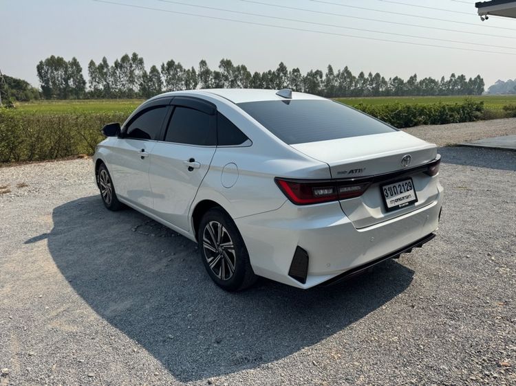 Toyota Yaris ATIV 2024 1.2 Premium Luxury Sedan เบนซิน ไม่ติดแก๊ส เกียร์อัตโนมัติ ขาว รูปที่ 4