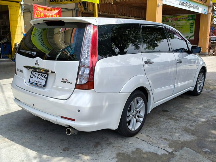 Mitsubishi Space Wagon 2010 2.4 GLS Utility-car เบนซิน ไม่ติดแก๊ส เกียร์อัตโนมัติ ขาว รูปที่ 4