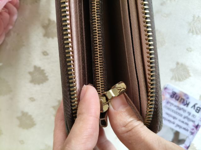กระเป๋าสตางค์ใบยาว LV ของแท้ รูปที่ 3