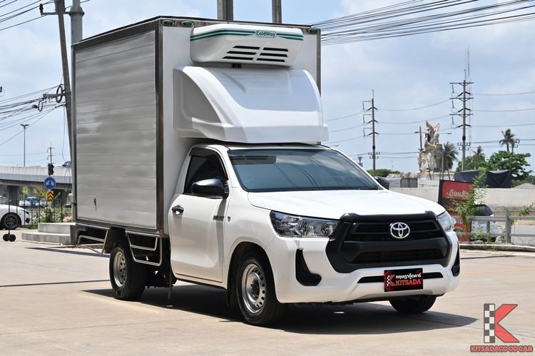 รถ Toyota Hilux Revo 2.4 Entry สี ขาว