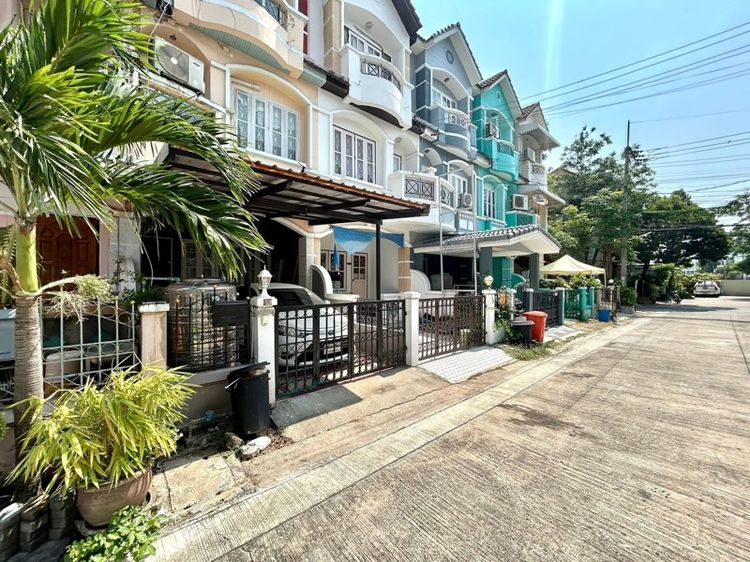 มีบางส่วน ขายทาวน์โฮม 3 ชั้น บ้านรรินธร บางกรวย-พระราม 5 ใกล้โลตัส นครอินทร์ รูปที่ 3