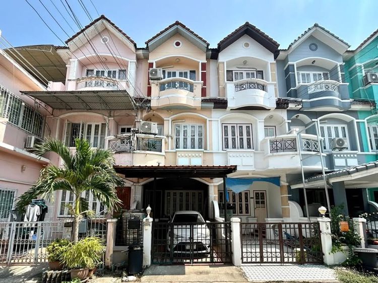 ขายทาวน์โฮม 3 ชั้น บ้านรรินธร บางกรวย-พระราม 5 ใกล้โลตัส นครอินทร์