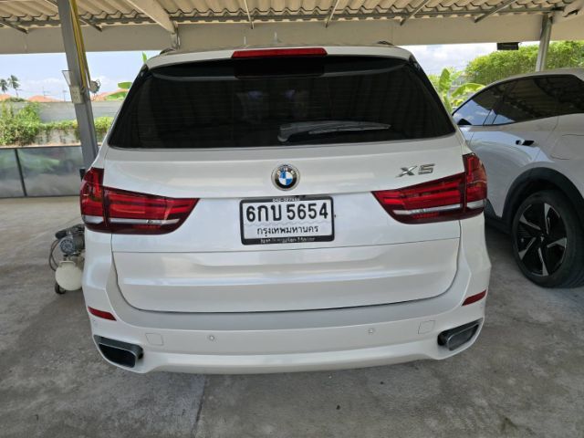 รถ BMW X5 2.0 xDrive40e M Sport 4WD สี ขาว