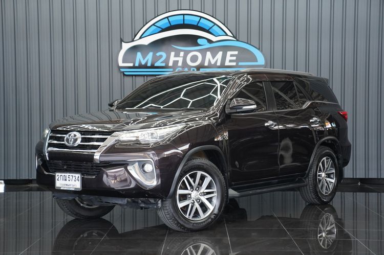 รถ Toyota Fortuner 2.8 V 4WD สี น้ำตาล