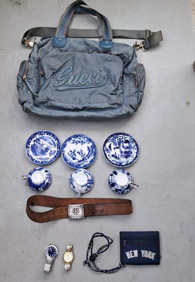 นาฬิกา Elle , ไขลาน Krone กระเป๋าสตางค์ new york, เข็มขัดวินเทจ, แก้วจานยุคเมจิ รูปเกอิชา , กระเป๋า Gucci