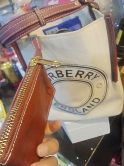 กระเป๋าทรงฮิตแบรนด์ดังสภาพดีเยี่ยม รูปที่ 2