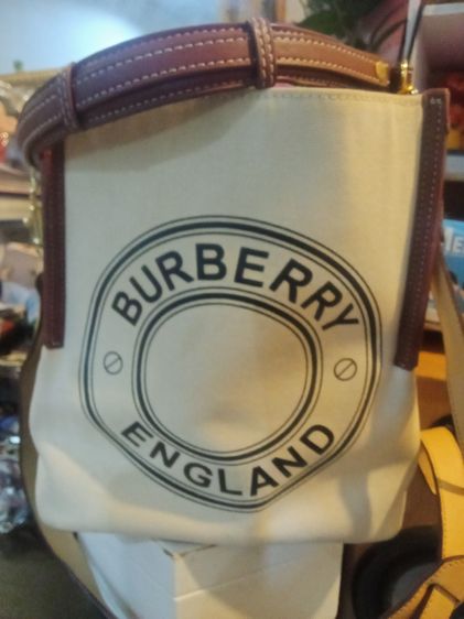 กระเป๋าทรงฮิตแบรนด์ดังสภาพดีเยี่ยม