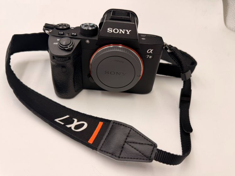 กล้องมิลเลอร์เลส ไม่กันน้ำ ขายกล้อง Sony A7 mark III (Full-frame) สภาพสวย ครบกล่อง shutter น้อยมาก 4000