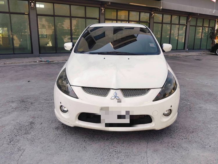 รถ Mitsubishi Space Wagon 2.4 GT สี ขาว