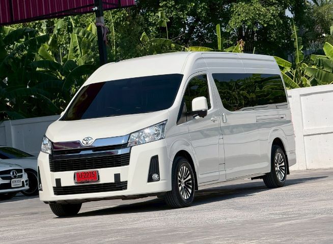 Toyota Commuter 2025 2.8 ดีเซล เกียร์อัตโนมัติ ขาว