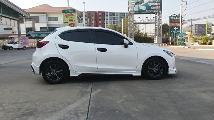 Mazda Mazda 2 2019 1.3 High Connect Sedan เบนซิน ไม่ติดแก๊ส เกียร์อัตโนมัติ ขาว รูปที่ 3