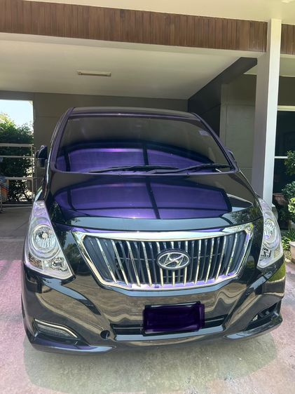 Hyundai H-1  2017 2.5 Elite Van ดีเซล ไม่ติดแก๊ส เกียร์อัตโนมัติ ดำ