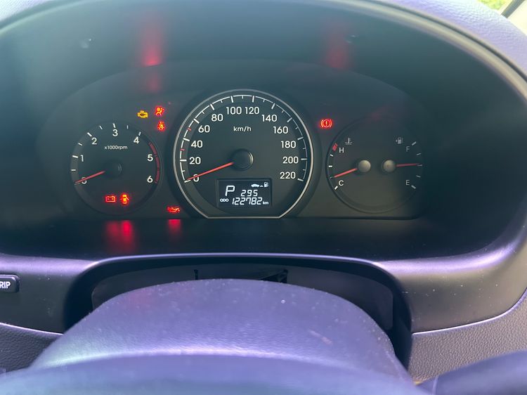 Hyundai H-1  2017 2.5 Elite Van ดีเซล ไม่ติดแก๊ส เกียร์อัตโนมัติ ดำ รูปที่ 4