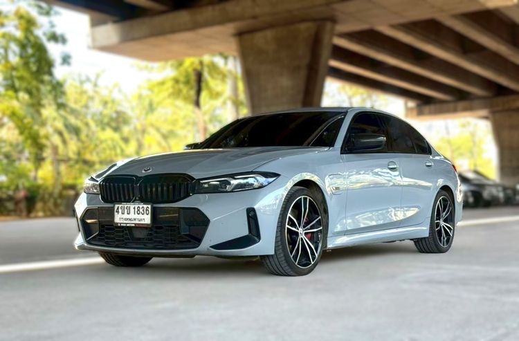 รถ BMW Series 3 330e สี เทา