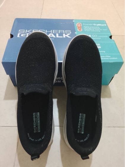 รองเท้ากีฬา