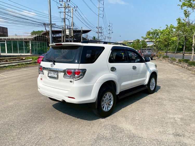 Toyota Fortuner 2013 2.5 G Utility-car ดีเซล ไม่ติดแก๊ส เกียร์ธรรมดา ขาว รูปที่ 4
