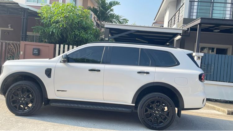 รถ Ford Everest 2.0 Turbo Sport สี ขาว