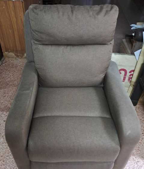 (มือสอง ไม่ได้เลย เคยนั่งตรงที่วางแขน)HAKONE เก้าอี้พักผ่อน รุ่น Vesta เบาะผ้า ปรับเอน 160 องศา รับน้ำหนัก 120 kg 