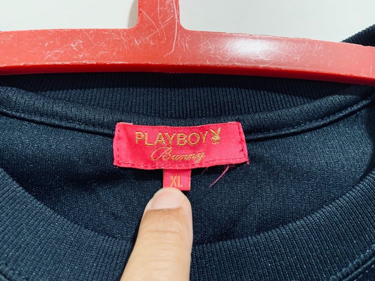 เสื้อกีฬา PLAYBOY แท้ 💯 size XL วัดจริงขนาด อก 21.5 ยาว 27.5 นิ้ว สภาพใหม่มาก สีกรมเข้ม ดีเทลสวย เนื้อผ้าดีมากนิ่มใส่สบาย หายากน่าสะสมครับ รูปที่ 2