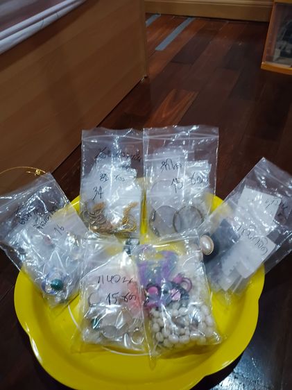 ขายเครื่องประดับญี่ปุ่นมือสอง มี6ถุง 2700บาท รูปที่ 2