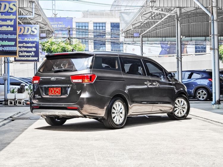 Kia Grand Carnival 2016 2.2 EX Van ดีเซล เกียร์อัตโนมัติ น้ำตาล รูปที่ 2