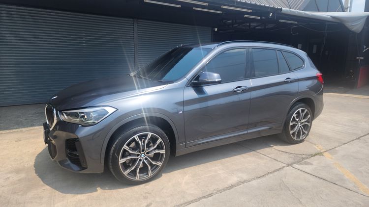 BMW X1 2023 2.0 sDrive20d M Sport Sedan ดีเซล เกียร์อัตโนมัติ เทา รูปที่ 4
