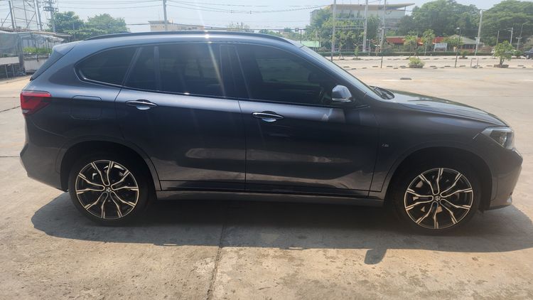 BMW X1 2023 2.0 sDrive20d M Sport Sedan ดีเซล เกียร์อัตโนมัติ เทา รูปที่ 2