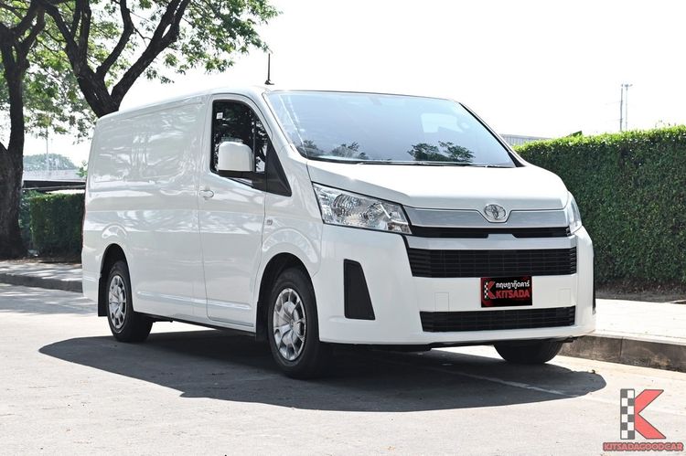 รถ Toyota Hiace 2.8 economy สี ขาว