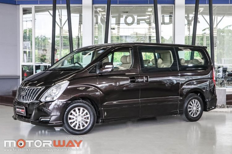 HYUNDAI H-1  2.5 CRDi Deluxe  สีน้ำตาล ปี 2018 วิ่ง 87,xxx km. 