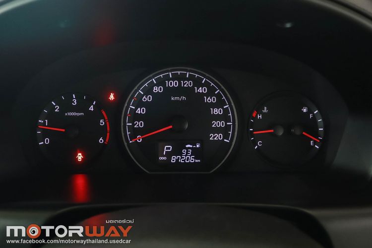 Hyundai H-1  2018 2.5 Deluxe Van ดีเซล น้ำตาล รูปที่ 2