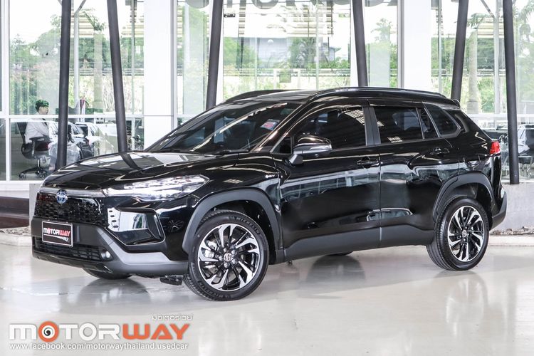 Toyota Collora Cross 1.8 Premium Luxury สีดำ Attitude Black Mica ปี 2024  เลขไมล์ 18,xxx Km.